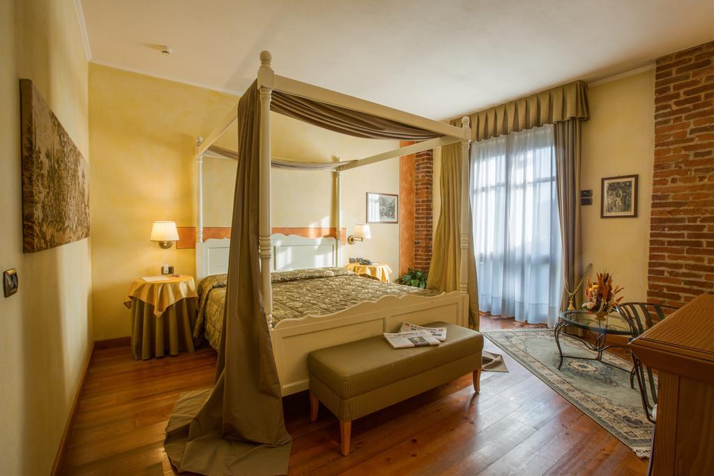 Romantic Hotel Furno San Francesco al Campo Exterior photo